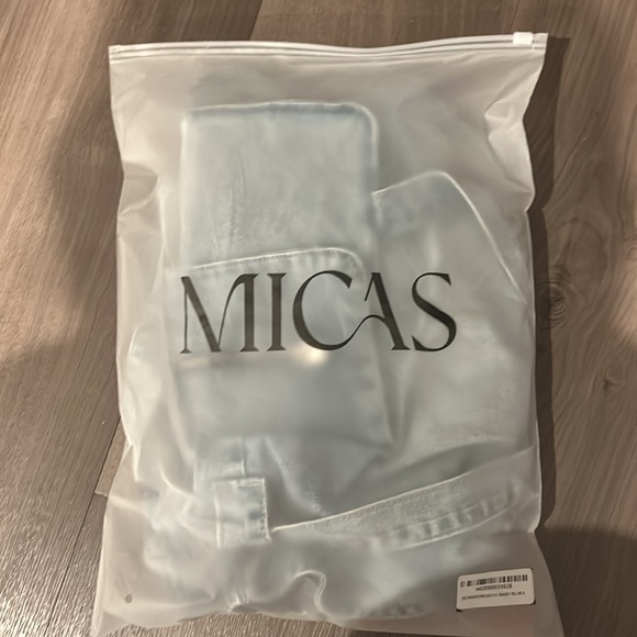 Micas Large V waist buckle flap pocket denim cargo skirt - Picture 3 of 3